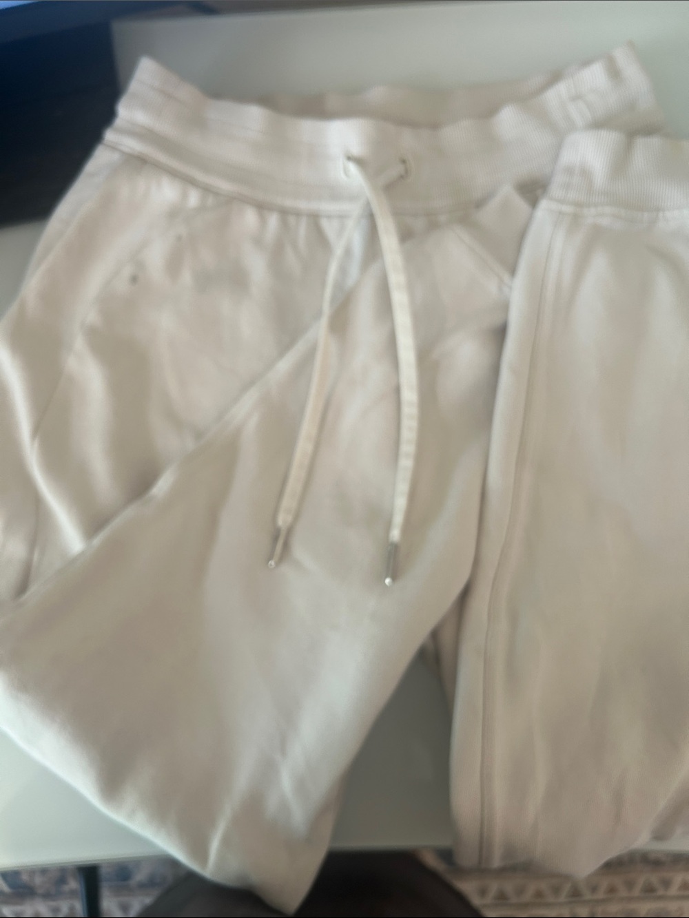 Lululemon Scuba Joggers – Size 6 | Cream